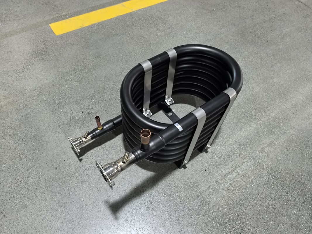 R22 R134a R407c R410a Tipo de refrigerante Cambio de calor de água quente Com espessura de chapa de 25 a 3 mm Construção durável